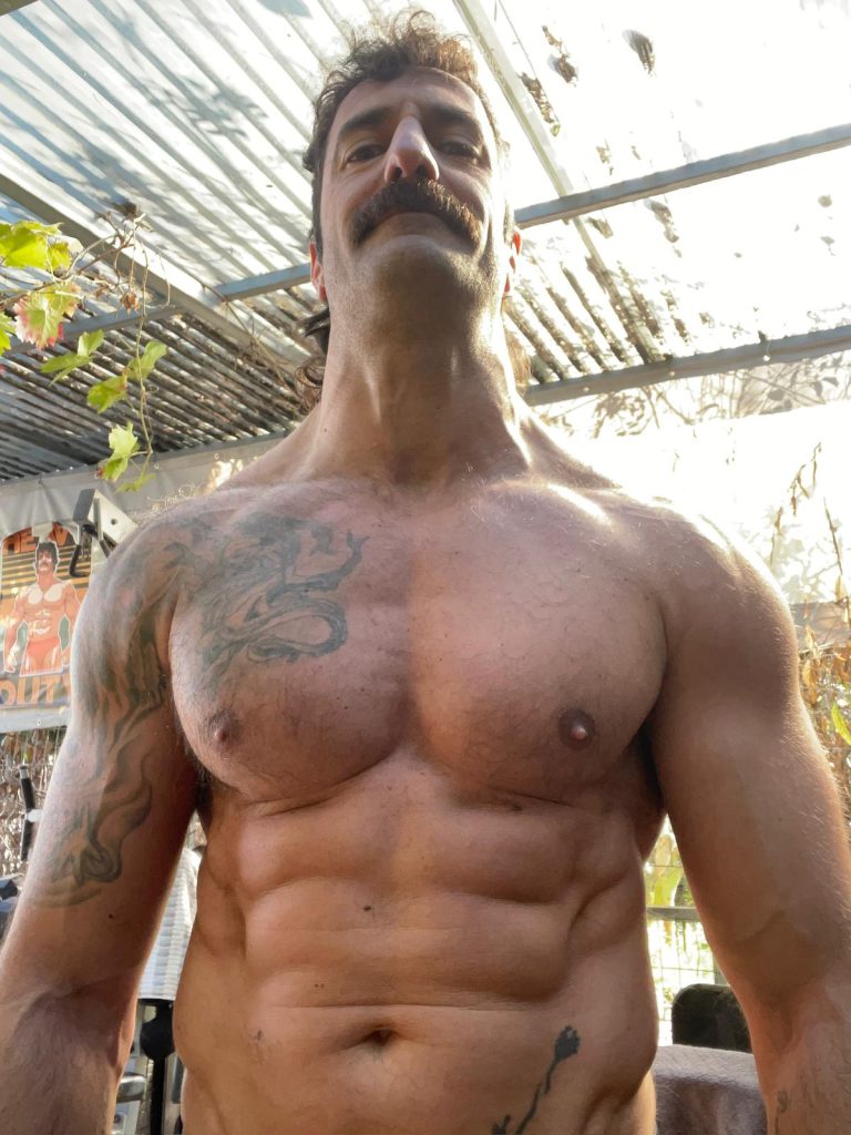 סמואל פלקון ב-2026: תפסיק לדבר – תתחיל לבנות